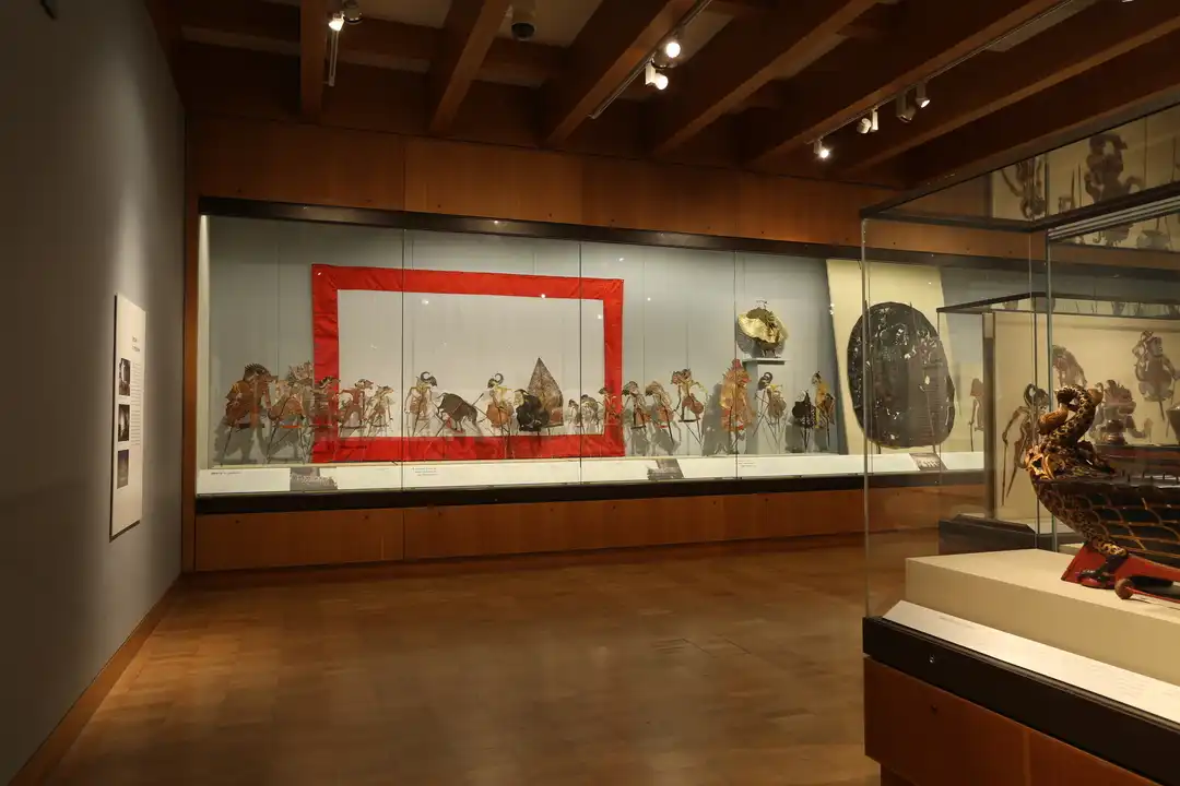 Photos from the exhibition Shadow Puppet Theater from Indonesia, Malaysia and Thailand (2016) ©Trustees of The British Museum 8 September 2016 – 29 January 2017 The British Museum Curated by Alexandra Green Co-curator | Matthew Cohen Post-doctoral Researcher | Sadiah Boonstra