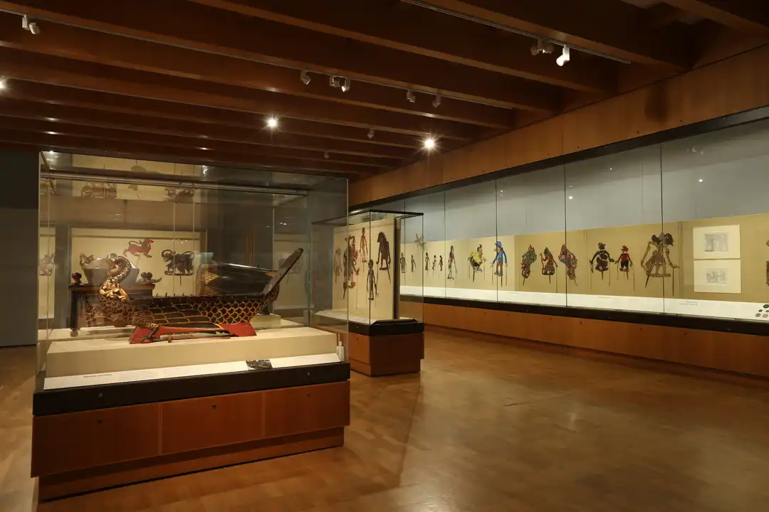 Photos from the exhibition Shadow Puppet Theater from Indonesia, Malaysia and Thailand (2016) ©Trustees of The British Museum 8 September 2016 – 29 January 2017 The British Museum Curated by Alexandra Green Co-curator | Matthew Cohen Post-doctoral Researcher | Sadiah Boonstra