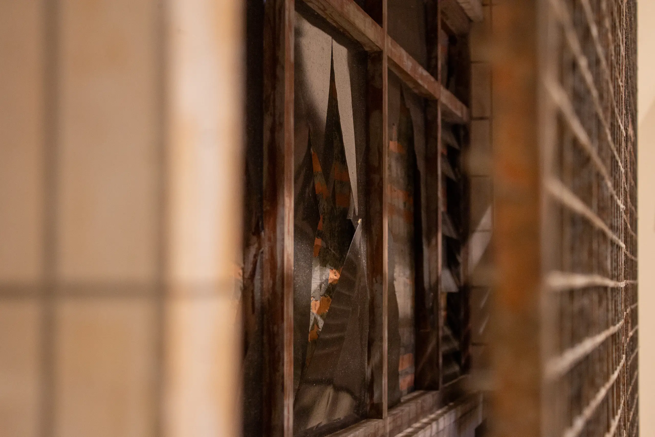 Photos from the exhibition Beyond Unsettled Pasts at Erasmus Huis (2025). Curated by CultureLab (Dr. Sadiah Boonstra and Sukiato Kurniawan)     © Erasmus Huis/Oxalis, CultureLab/Vattaya