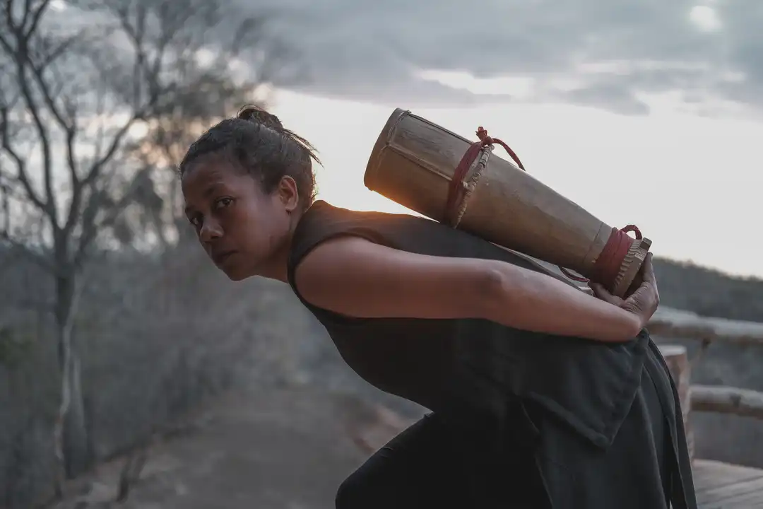 IBUIBU BELU: Bodies of Borders © Ekosdance Company Photos of dancers in Belu © David Gesuri/Ekosdance Company Photos of IBUIBU BELU: Bodies of Borders at Performing Arts Meeting in Yokohama - TPAM © Hideto Maezawa/TPAM