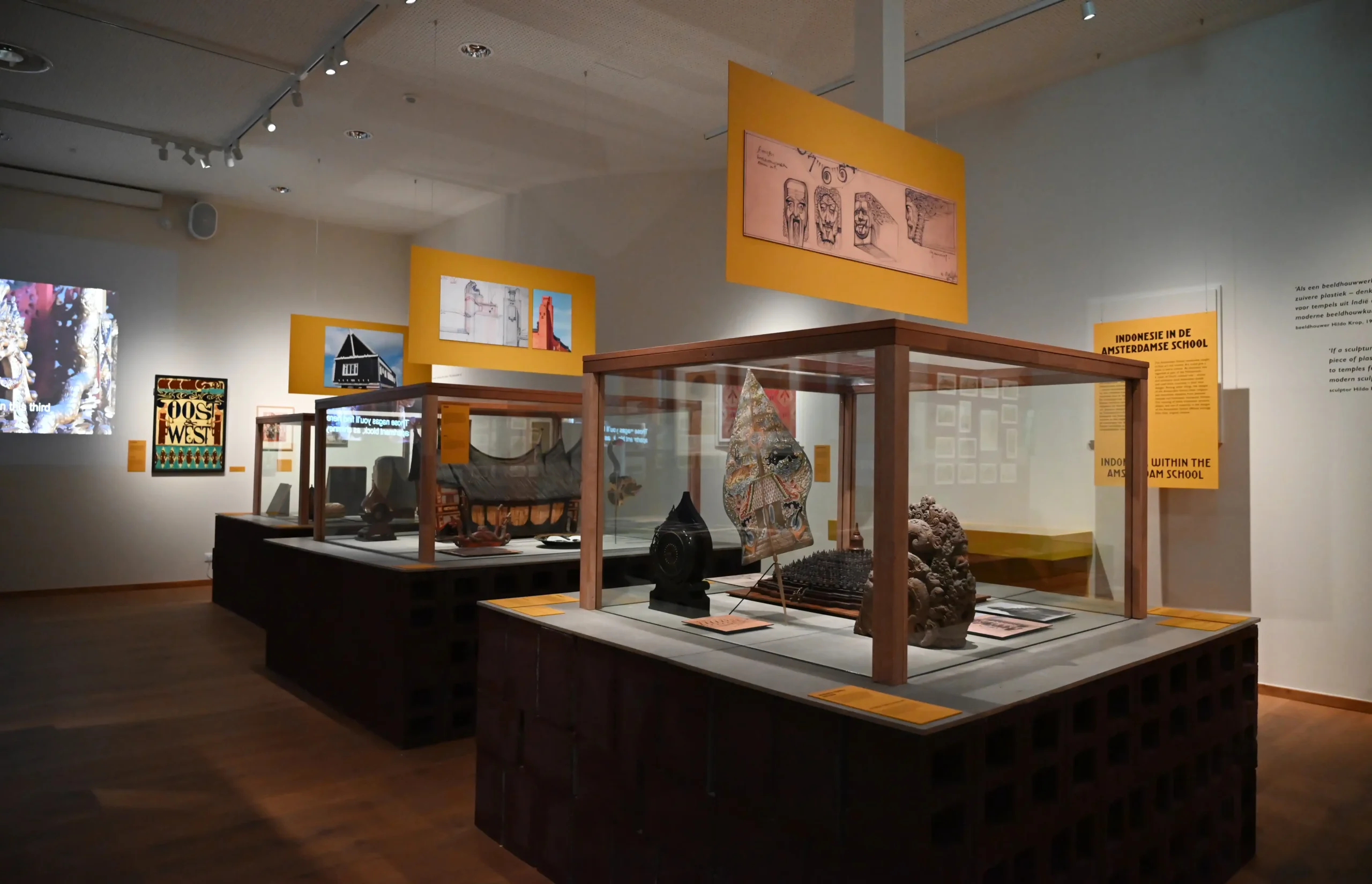 Photos of the Indonesia and the Amsterdam School exhibition in Museum Het Schip. December 1, 2022 – August 27, 2023 Design: Max Schulze Photo © Marcel Westhoff, Melle van Maanen & Gadis Fitriani Putri