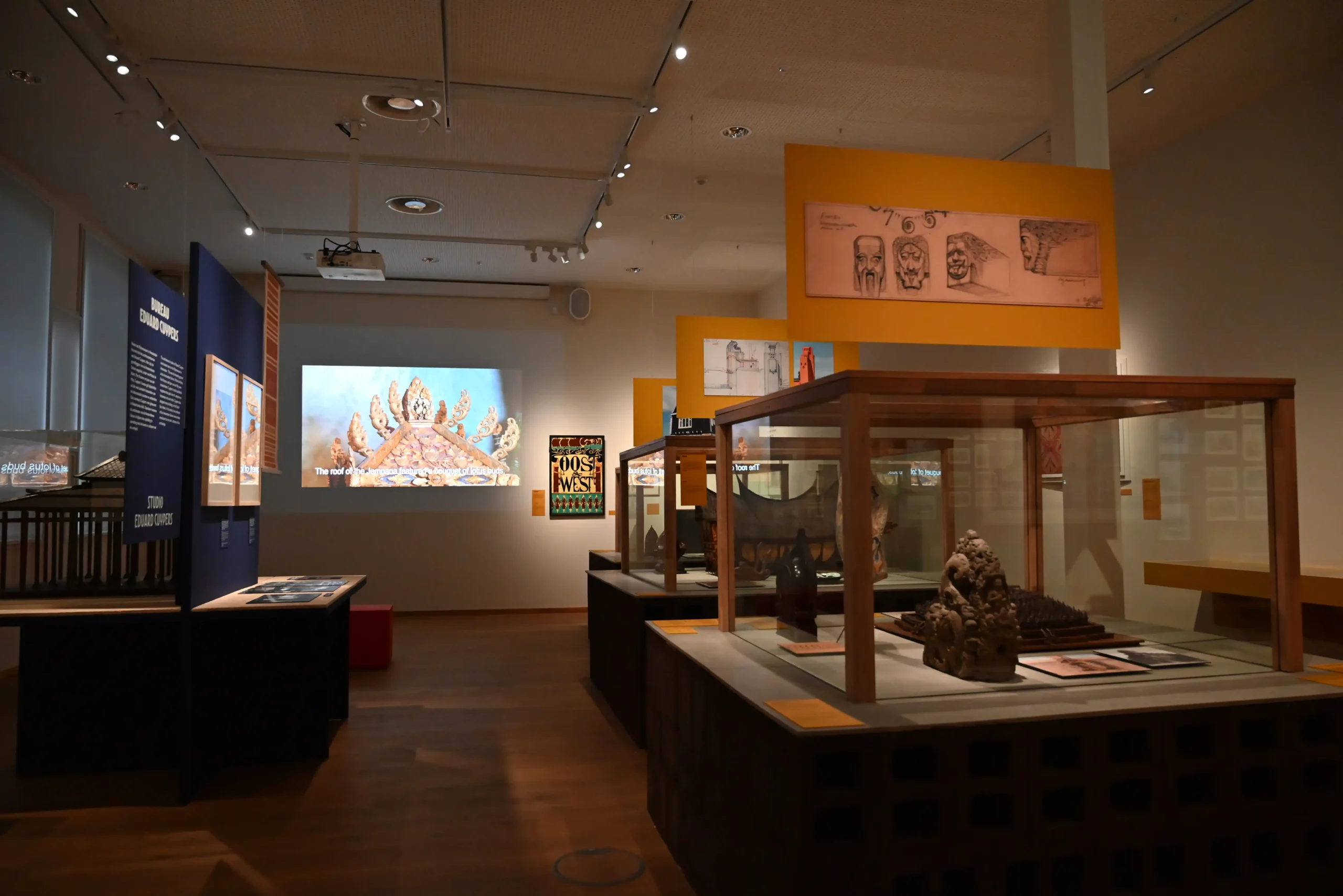 Photos of the Indonesia and the Amsterdam School exhibition in Museum Het Schip. December 1, 2022 – August 27, 2023 Design: Max Schulze Photo © Marcel Westhoff, Melle van Maanen & Gadis Fitriani Putri
