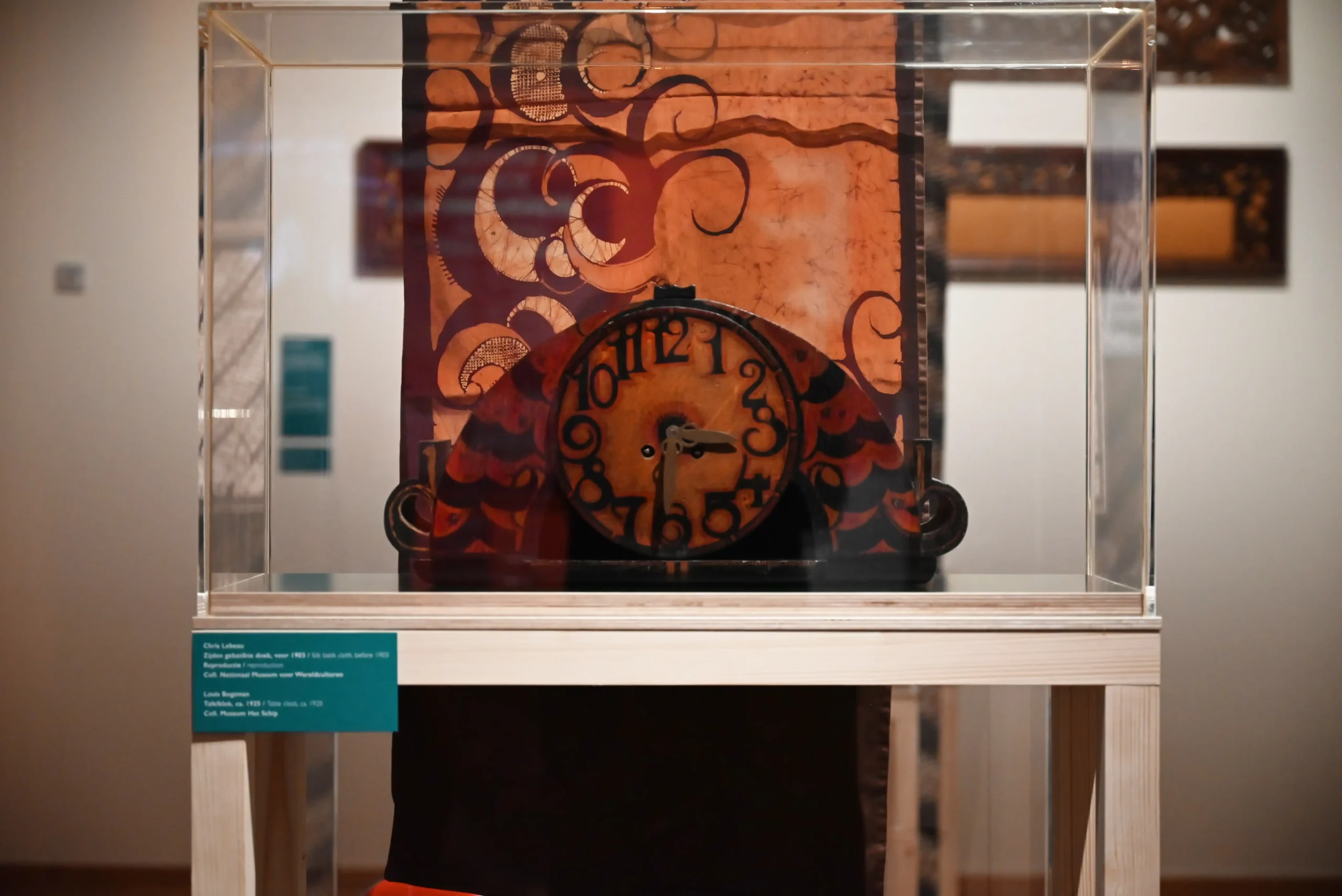 Photos of the Indonesia and the Amsterdam School exhibition in Museum Het Schip. December 1, 2022 – August 27, 2023 Design: Max Schulze Photo © Marcel Westhoff, Melle van Maanen & Gadis Fitriani Putri